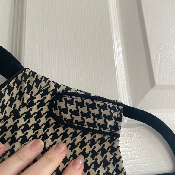 Banana Republic Size XS Petite Houndstooth Sleeveless Blouse - Picture 3 of 5